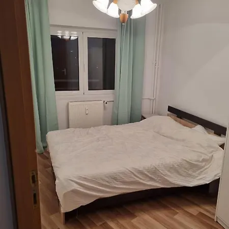 Apartament Calea Victoriei Nr 1 דירה *