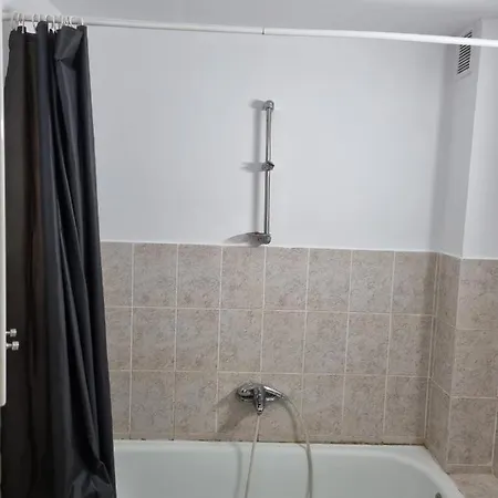 Apartament Calea Victoriei Nr 1 דירה *